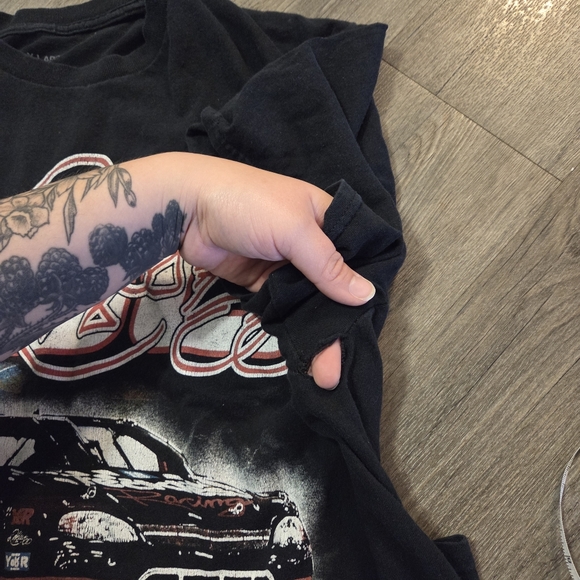 Young & Reckless • Racing Car T-Shirt - Picture 8 of 9